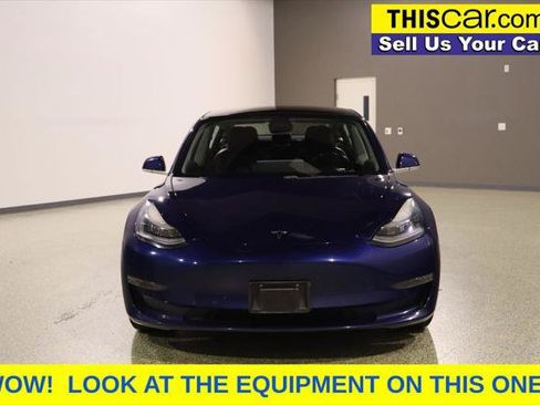 Used 2018 Tesla Model 3 Mid Range RWD image 2