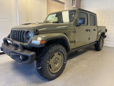 New 2026 Jeep Gladiator Sport image 12