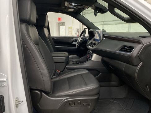 Used 2023 Chevrolet Tahoe Z71 w/ Luxury Package image 19