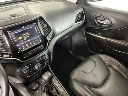 Used 2019 Jeep Cherokee Limited AWD/4WD image 31