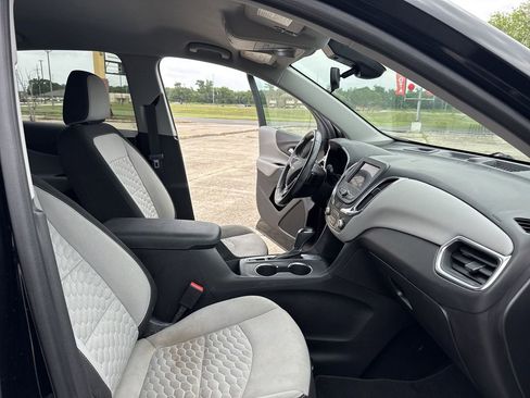 Used 2021 Chevrolet Equinox LT w/ Driver Convenience Package FWD image 18