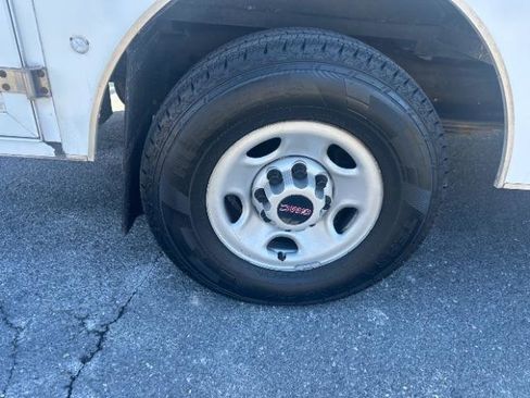 Used 2018 GMC Savana 3500 image 13