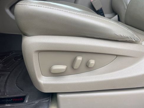 Used 2017 Chevrolet Suburban Premier image 16