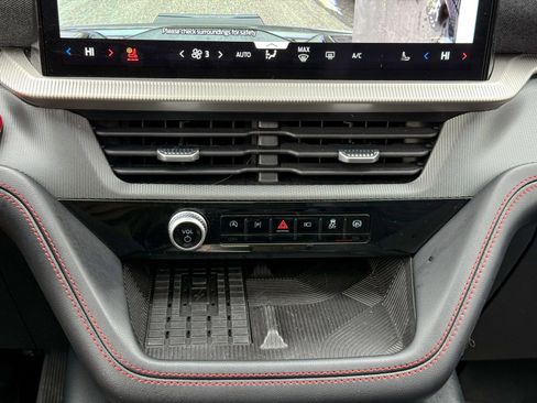 Certified 2025 Ford Explorer ST-Line w/ Premium Package image 28