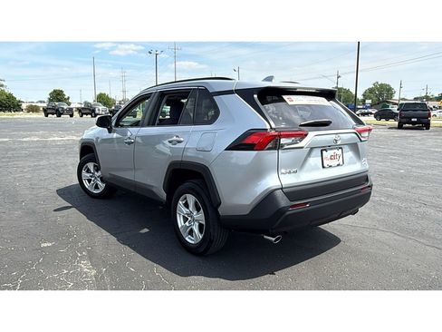 Certified 2020 Toyota RAV4 XLE w/ Convenience Package AWD/4WD image 5