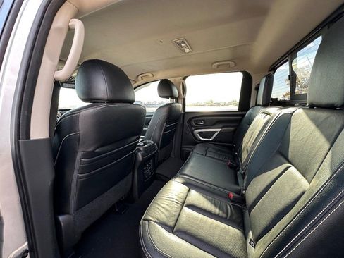 Used 2016 Nissan Titan PRO-4X w/ Pro-4x Convenience Package image 12