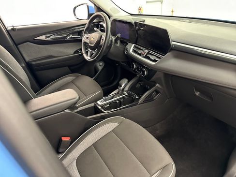 Used 2024 Chevrolet TrailBlazer LT w/ Convenience Package AWD/4WD image 27