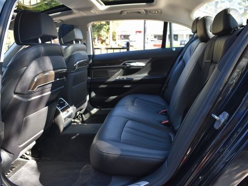 Used 2020 BMW 740i w/ Cold Weather Package image 30