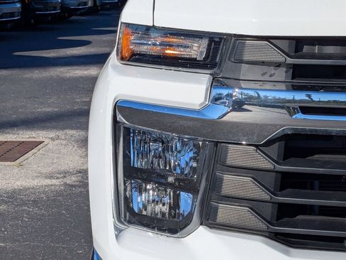 Used 2025 Chevrolet Silverado 2500 LT w/ Convenience Package image 10