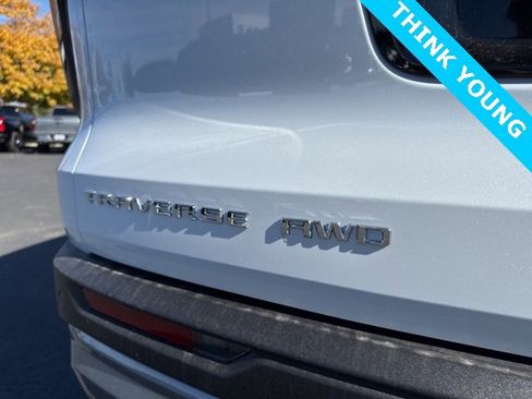 New 2026 Chevrolet Traverse LT w/ Driver Confidence Package image 10