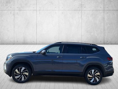 New 2026 Volkswagen Atlas SE FWD image 2