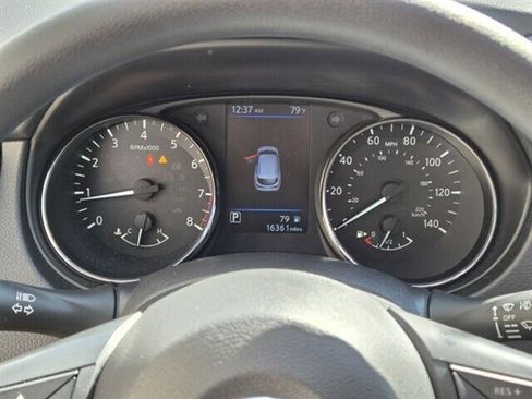 Used 2021 Nissan Rogue Sport S image 24
