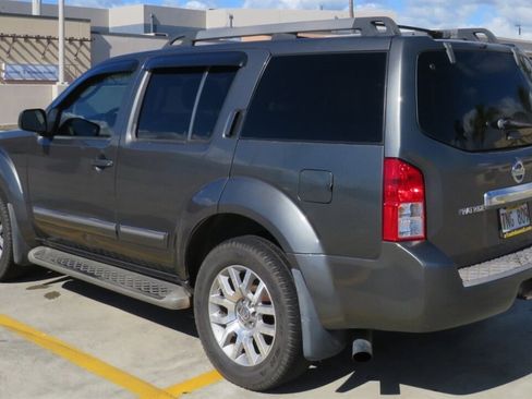 Used 2008 Nissan Pathfinder LE RWD image 3