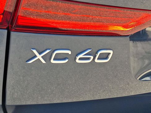 Certified 2024 Volvo XC60 T8 Plus w/ Climate Package AWD/4WD image 29