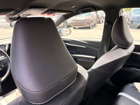 Used 2025 Toyota Camry SE FWD image 25