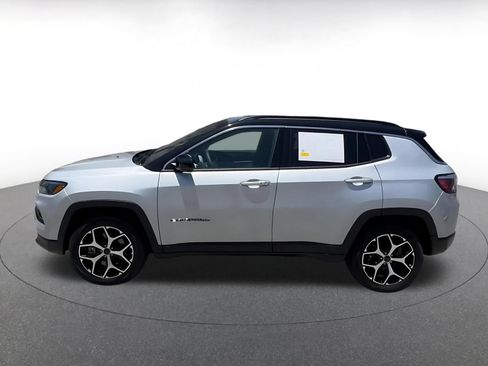 Used 2025 Jeep Compass Limited AWD/4WD image 10
