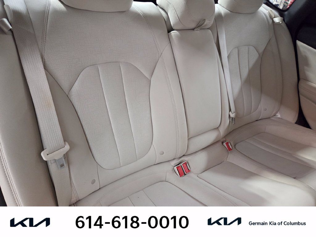 Used 2015 Chrysler 200 Limited FWD image 18