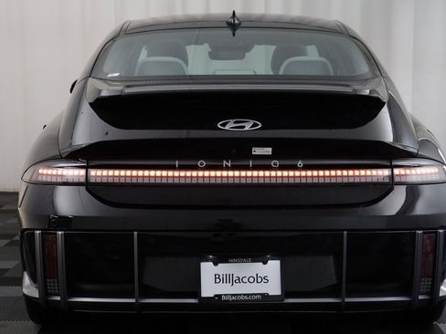 Used 2024 Hyundai Ioniq 6 Limited image 19