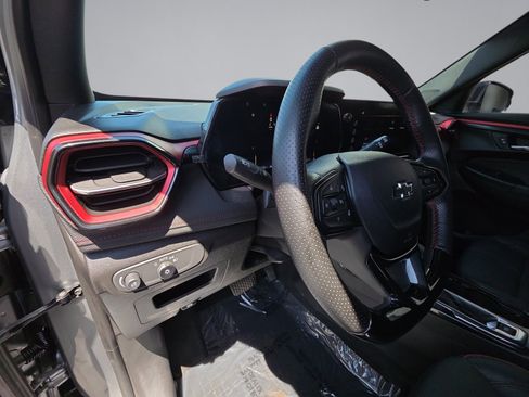 Used 2025 Chevrolet TrailBlazer RS w/ Convenience Package AWD/4WD image 24