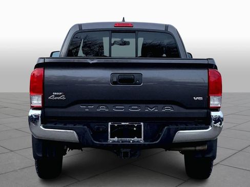 Used 2016 Toyota Tacoma SR5 w/ SR5 Appearance Package (SN) image 5