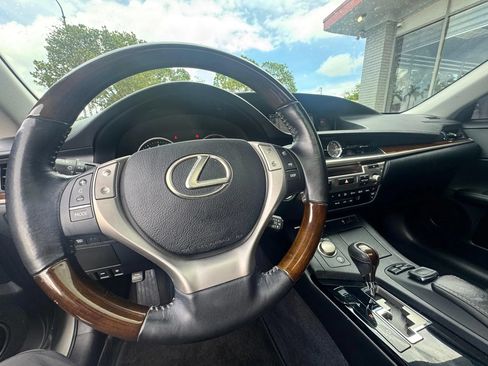 Used 2015 Lexus ES 350 w/ Luxury Package FWD image 19