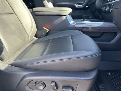 Certified 2025 Chevrolet Silverado 2500 LTZ w/ LTZ Plus Package image 14