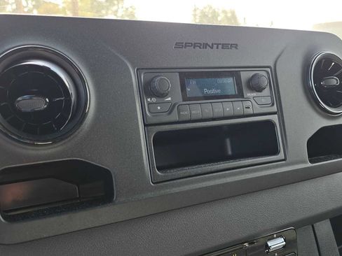 Used 2025 Mercedes-Benz Sprinter 2500 image 35