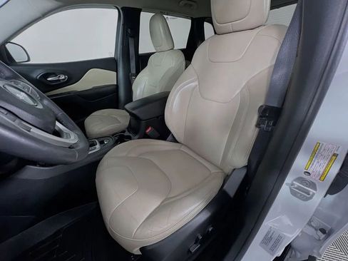 Used 2017 Jeep Cherokee Limited AWD/4WD image 22