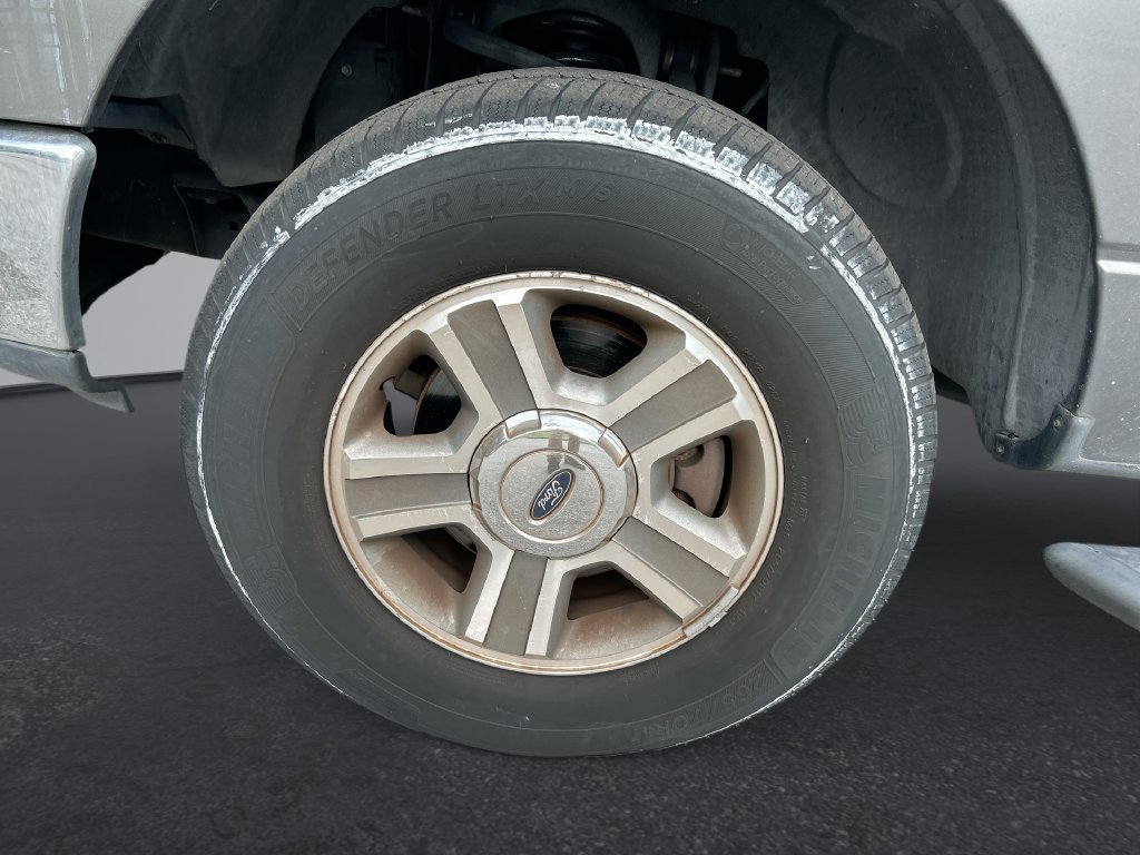 Used 2005 Ford F150 Lariat RWD image 10