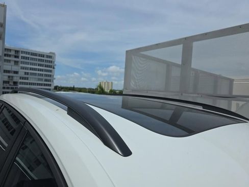 Used 2023 Volkswagen Atlas SE w/ Panoramic Sunroof Package FWD image 7