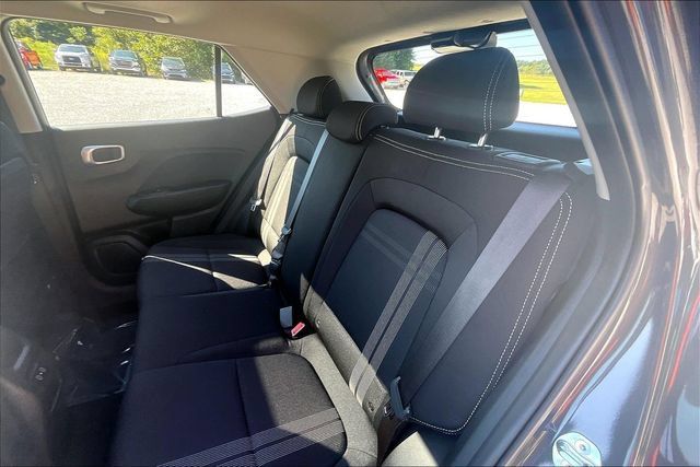 Used 2025 Hyundai Venue SEL FWD image 23