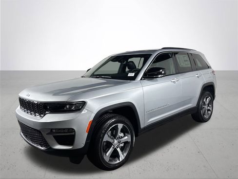 New 2025 Jeep Grand Cherokee Limited w/ Luxury Tech Group II image 2