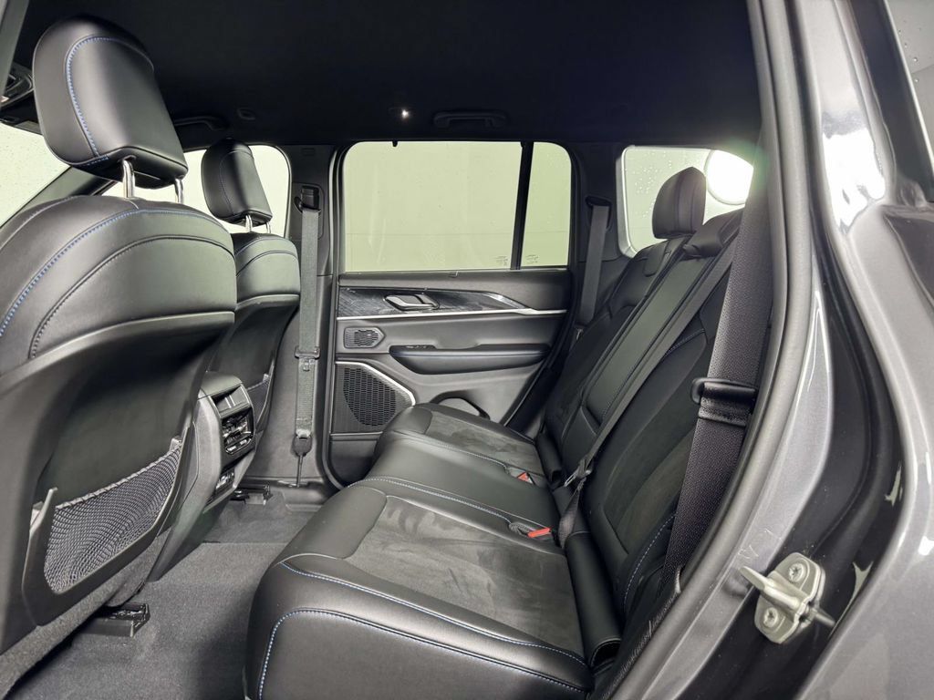 Used 2024 Jeep Grand Cherokee Trailhawk w/ Luxury Tech Group III AWD/4WD image 33