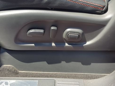 Used 2023 Nissan Titan PRO-4X w/ Pro-4x Convenience Package AWD/4WD image 17