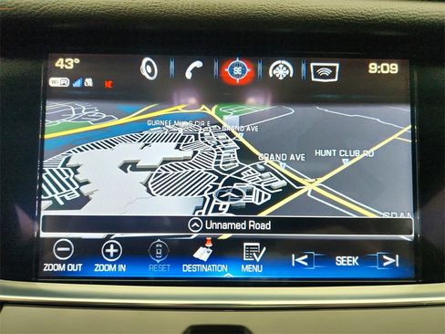 Used 2018 Cadillac XT5 Luxury w/ Driver Awareness Package image 17