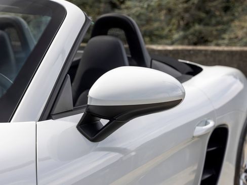 Certified 2024 Porsche 718 Boxster S RWD image 19