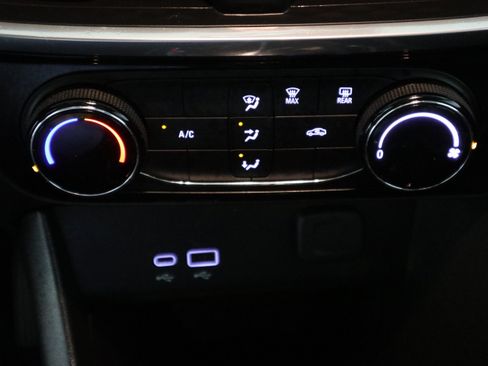 Used 2024 Buick Encore GX Sport Touring FWD image 25