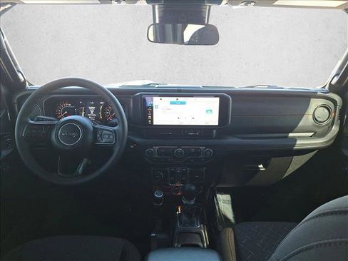 Used 2025 Jeep Gladiator Mojave AWD/4WD image 16
