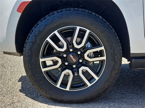 Used 2022 GMC Yukon XL AT4 w/ AT4 Premium Plus Package image 20