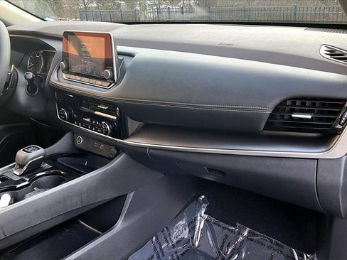 Used 2021 Nissan Rogue SV image 24