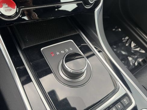 Used 2017 Jaguar XF Prestige AWD/4WD image 28
