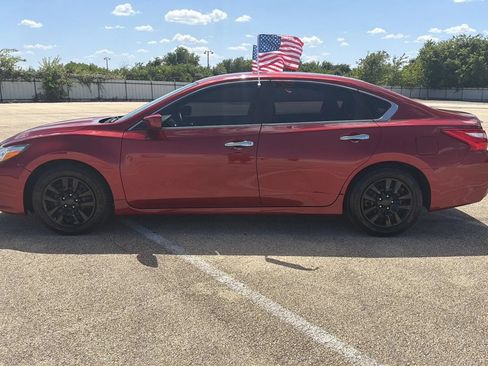 Used 2016 Nissan Altima 2.5 S w/ Power Driver Seat Package FWD image 2