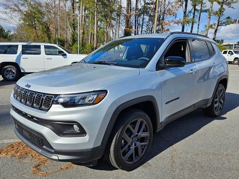 New 2026 Jeep Compass Latitude image 3