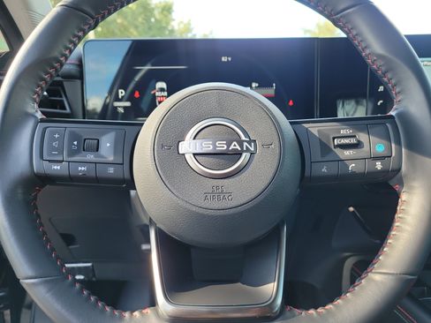 Certified 2025 Nissan Kicks SR FWD image 21