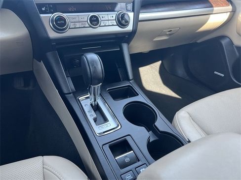 Used 2017 Subaru Outback 2.5i Limited image 19