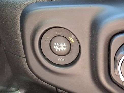 Certified 2021 Jeep Gladiator Overland image 27