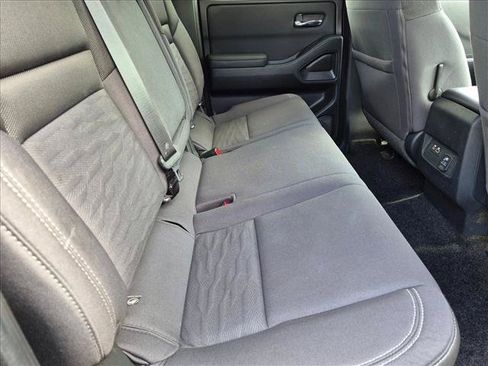 Used 2022 Nissan Frontier SV RWD image 18