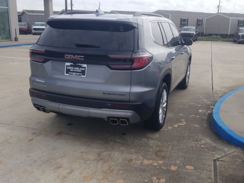 Used 2024 GMC Acadia Elevation FWD image 7
