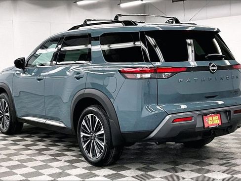 New 2026 Nissan Pathfinder Platinum image 4