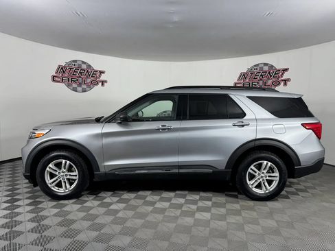 Used 2022 Ford Explorer XLT w/ Equipment Group 202A AWD/4WD image 4
